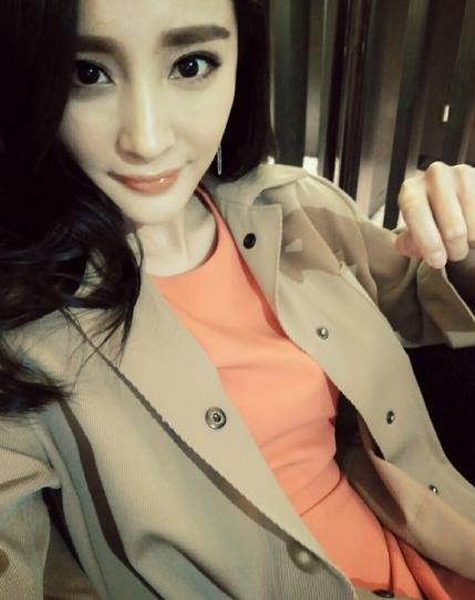 Yang Mi took a selfie and turned into "Crayon Xiao Mi" netizens teased "what about the chest"